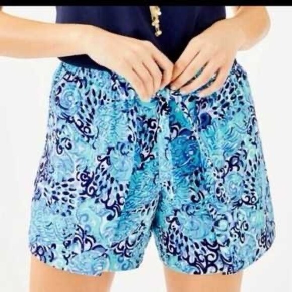 Lilly Pulitzer Pants - Lilly Pulitzer Mylee Shorts Womens Size 6 Blue Tropical Tie Front Resort